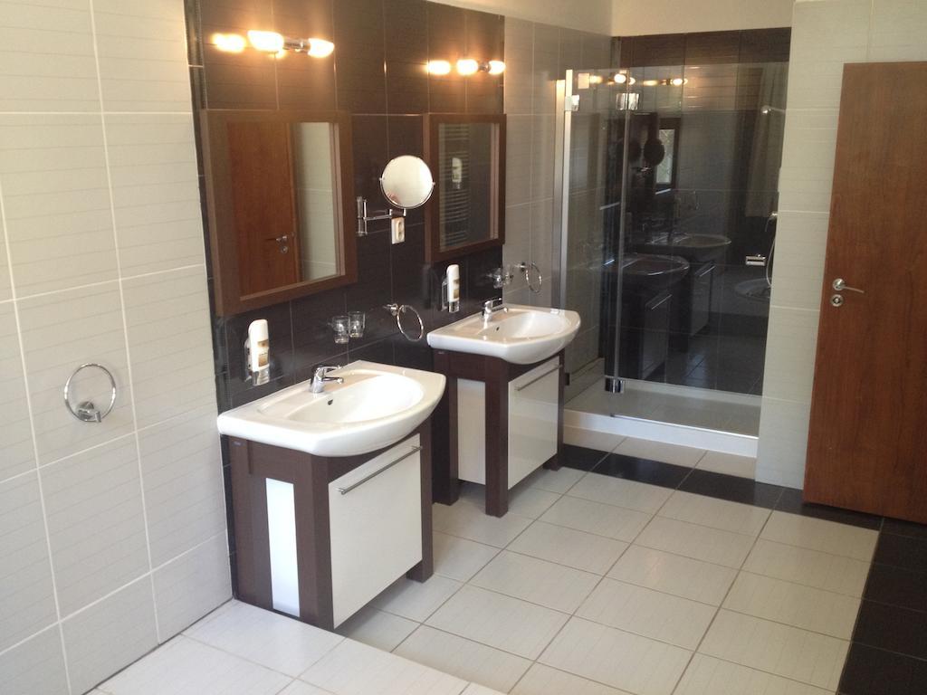 Garni Hotel Cosmopolitan Senec Rum bild