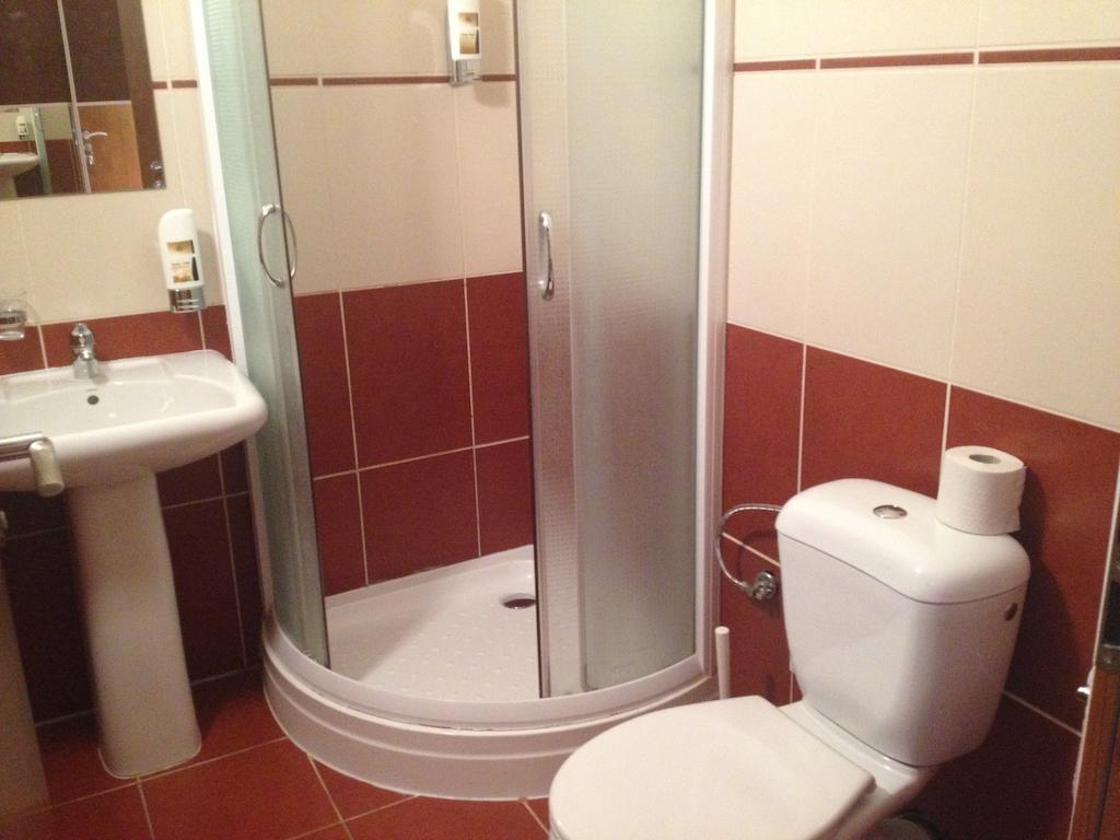 Garni Hotel Cosmopolitan Senec Rum bild